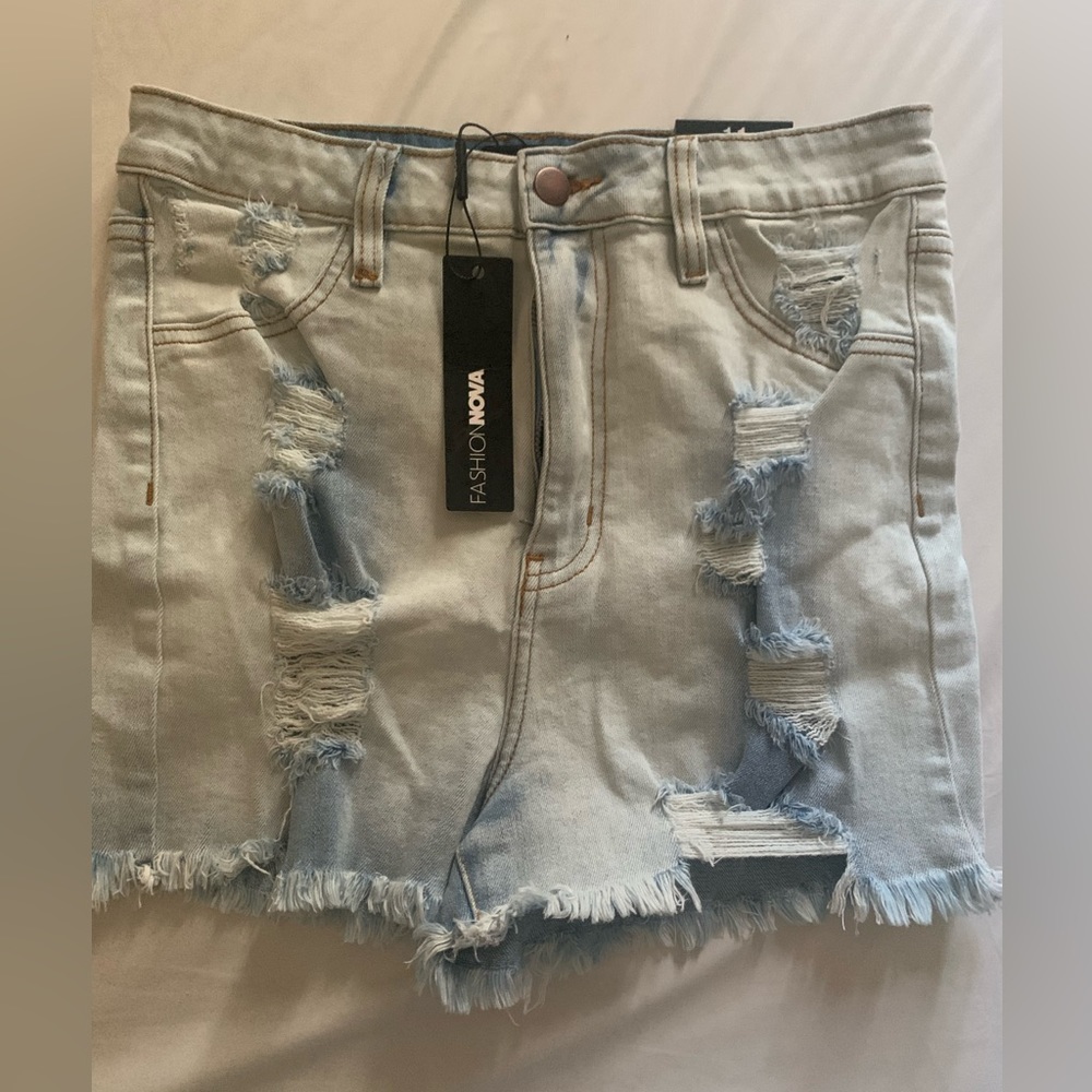 Brand New Denim Jean Distressed Shorts 🩳